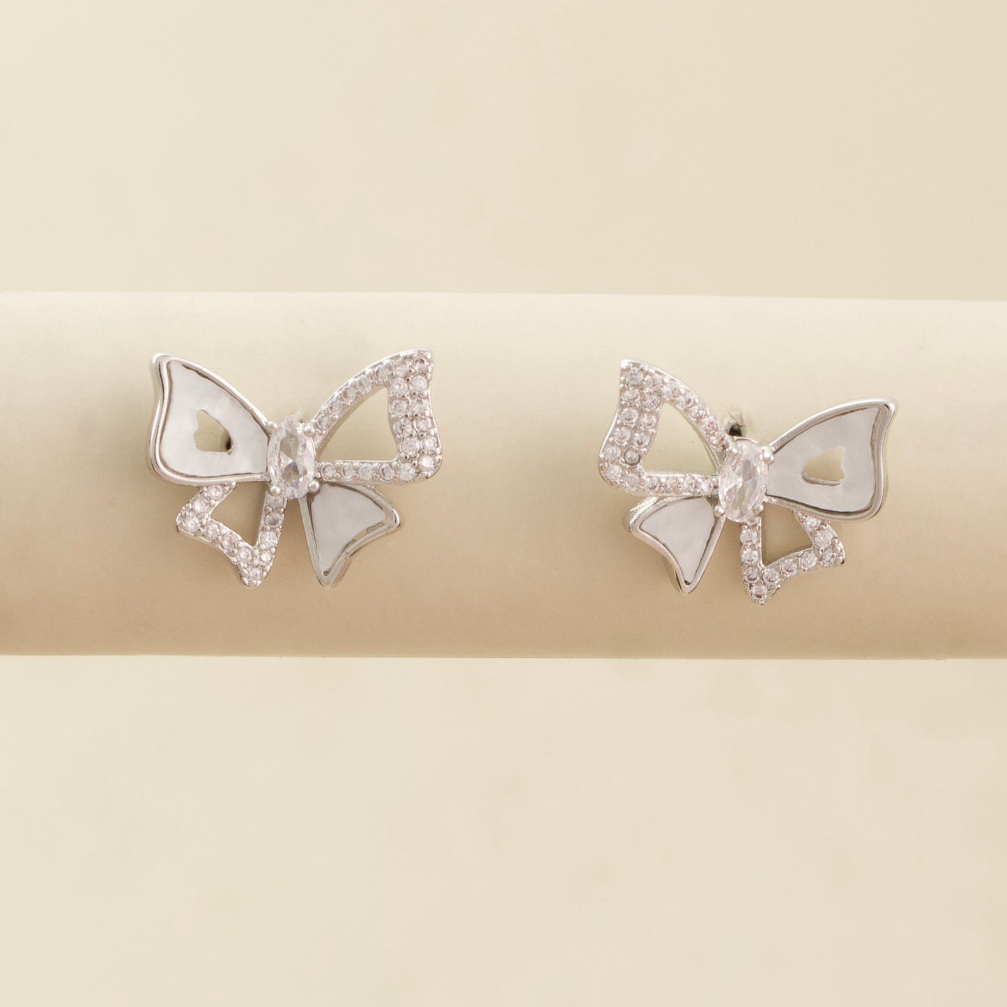 Stud Earrings E206
