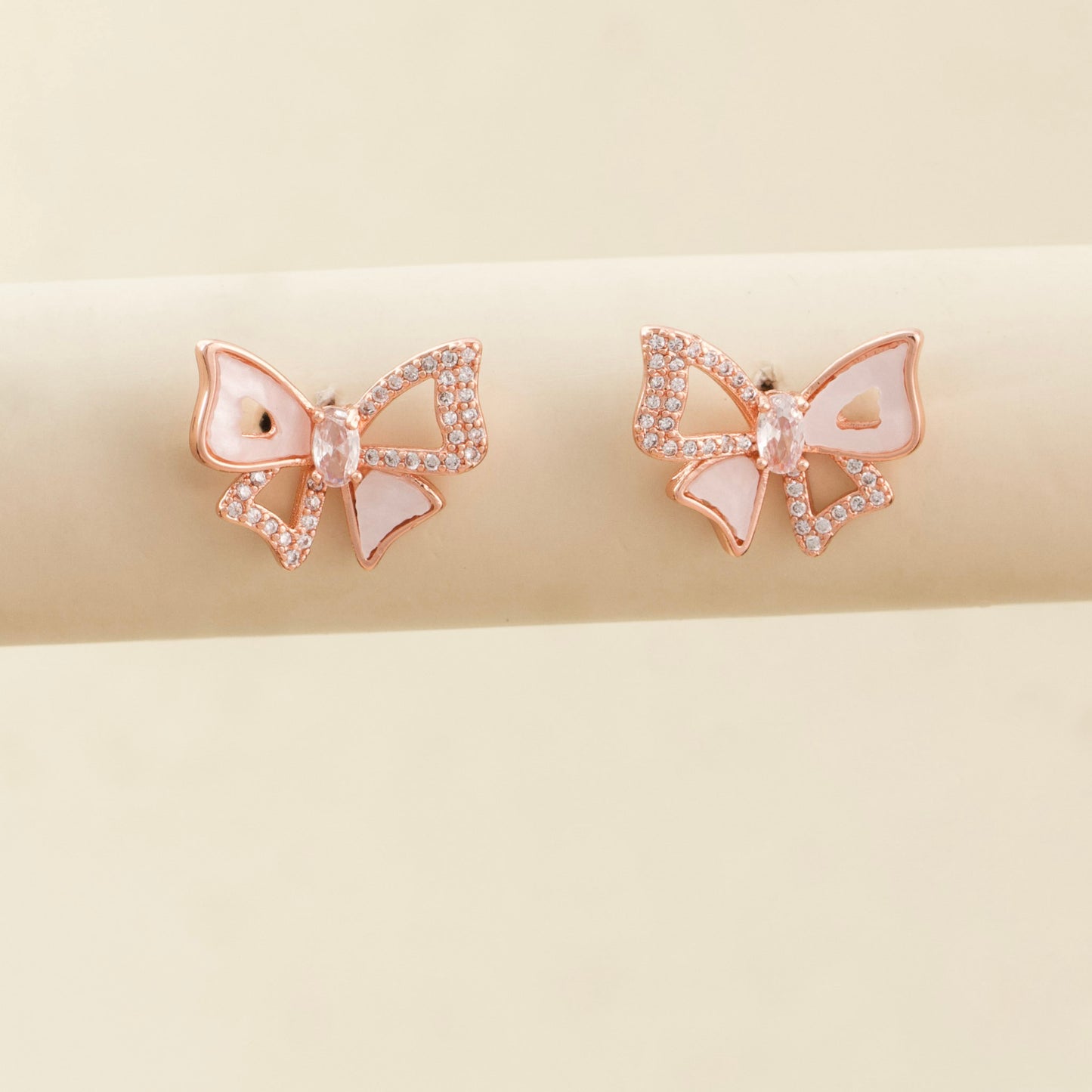 Stud Earrings E206