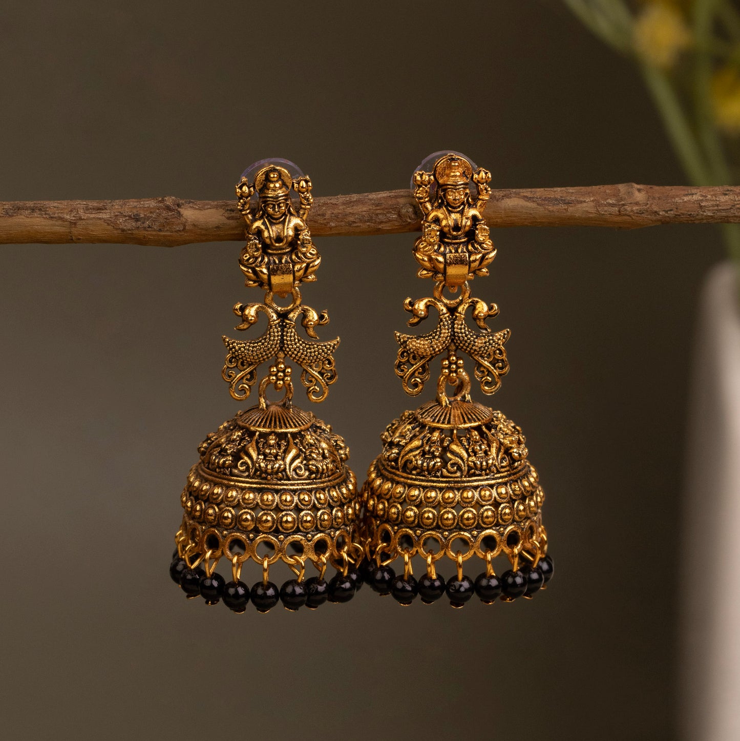 Antique Earrings E106