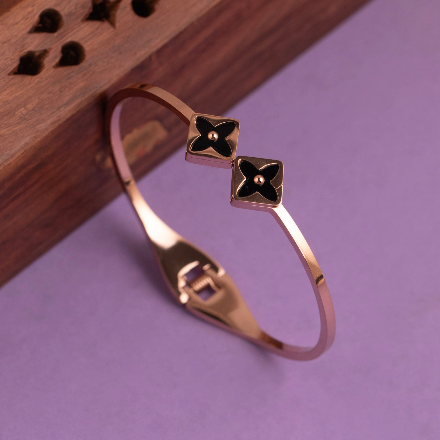Cuff Bangle B394