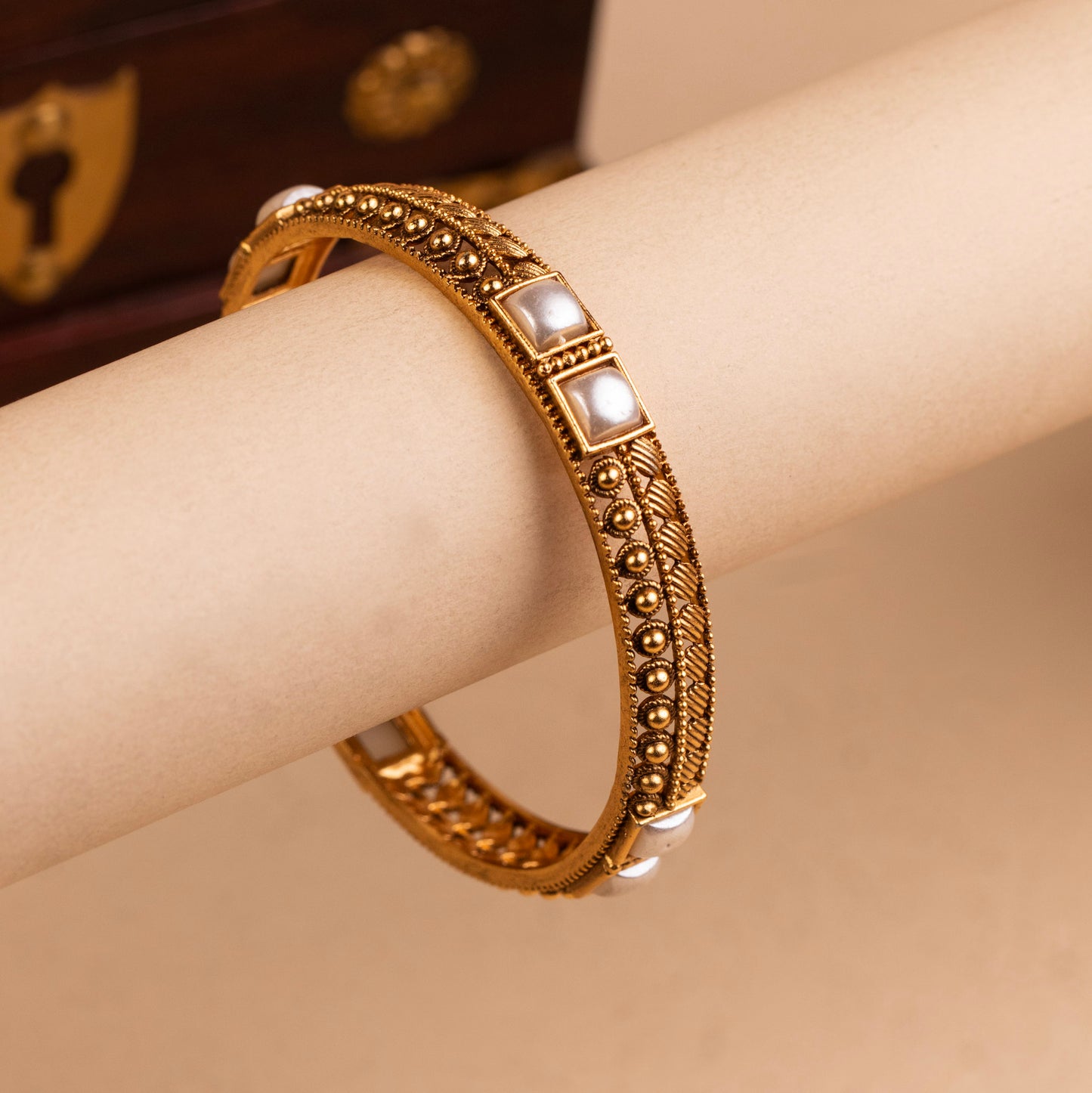 Antique Bangle B343