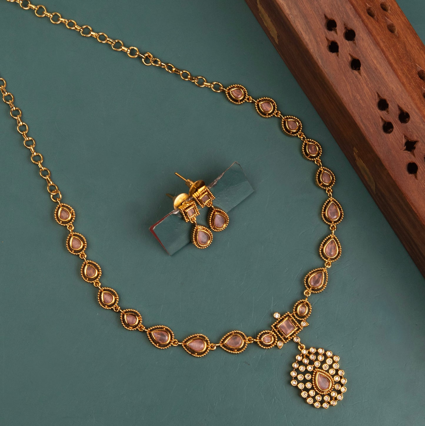Necklace 385