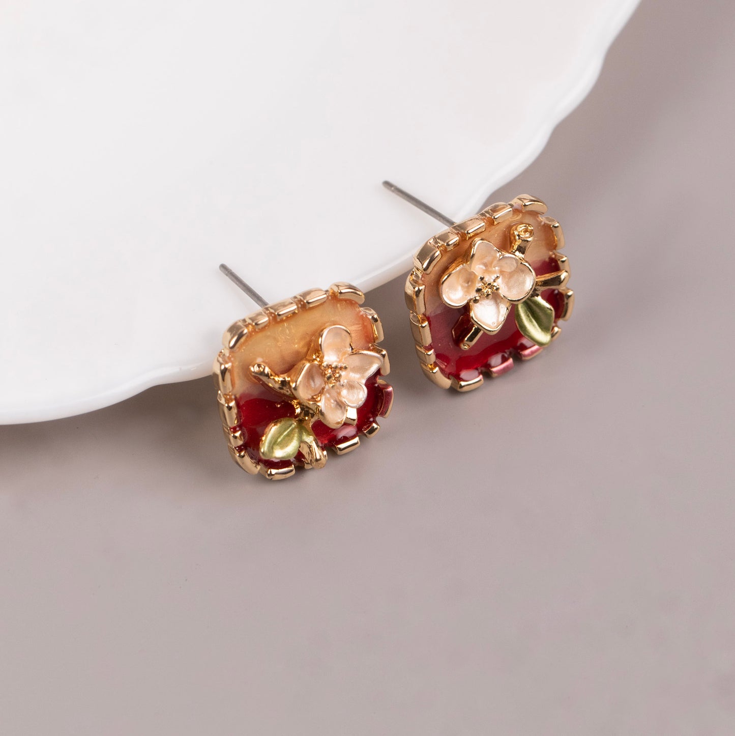 Stud Earrings E221