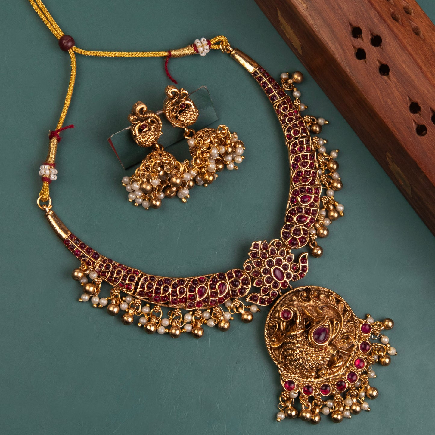 Necklace 520