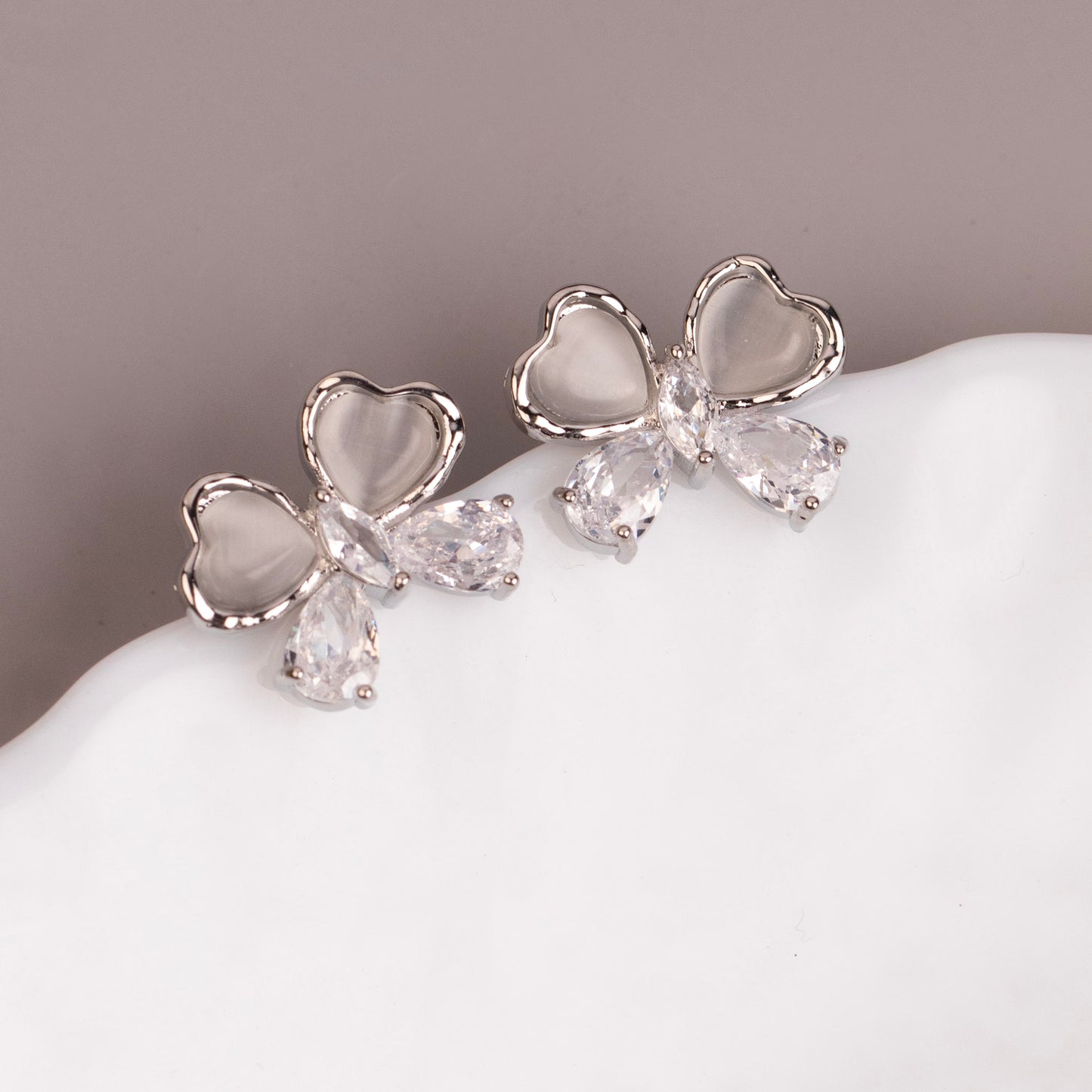 Stud Earrings E217