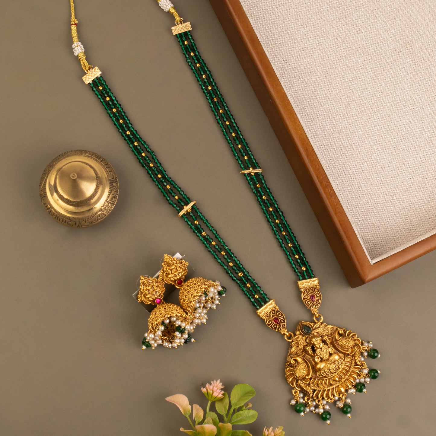 Necklace 052