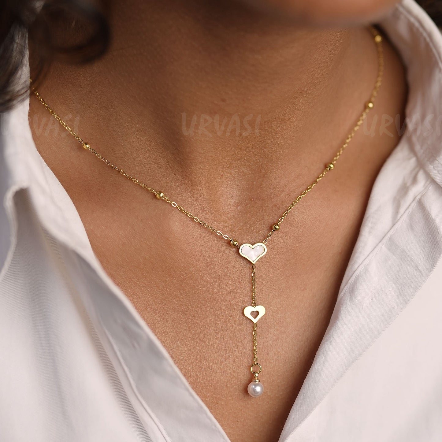 Gold-Toned Heart-Shaped Hanging Simple Chain SC358