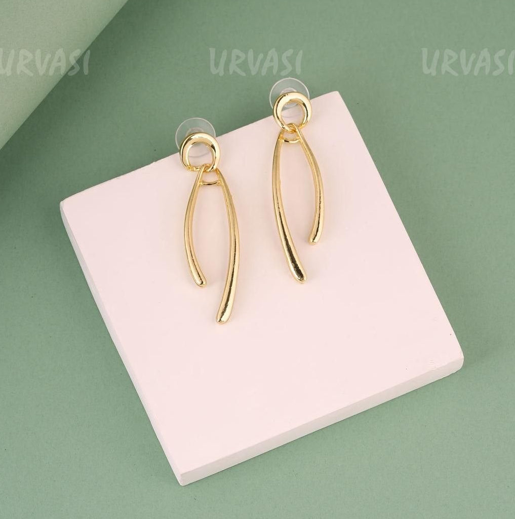 Gold Polish Sculptural Drop Earrings E979