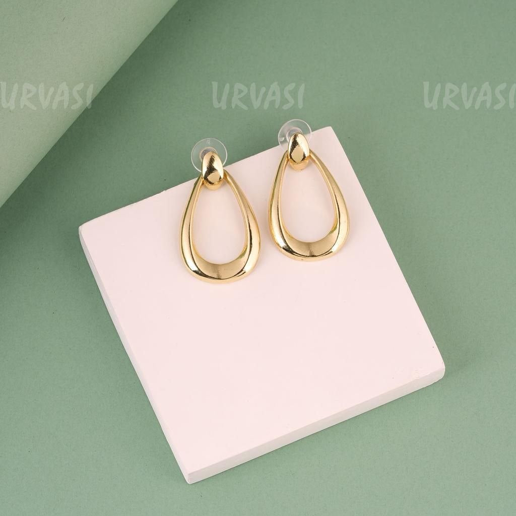 Glossy Gold Hollow Designed Earrings E980