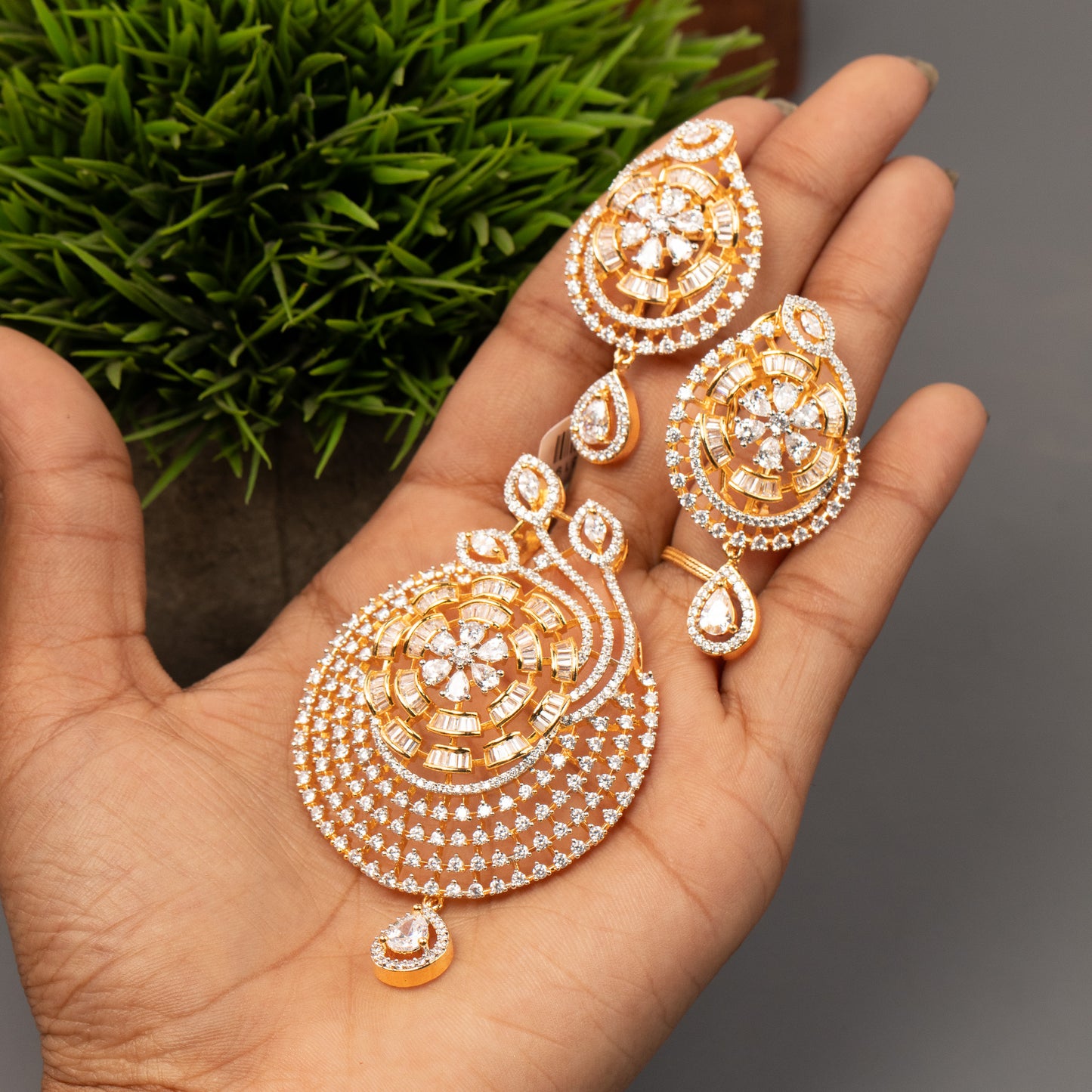 AD Pendant With Stud Earrings P22