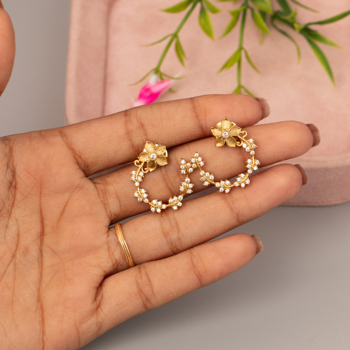 Antique Stud Earrings E1619