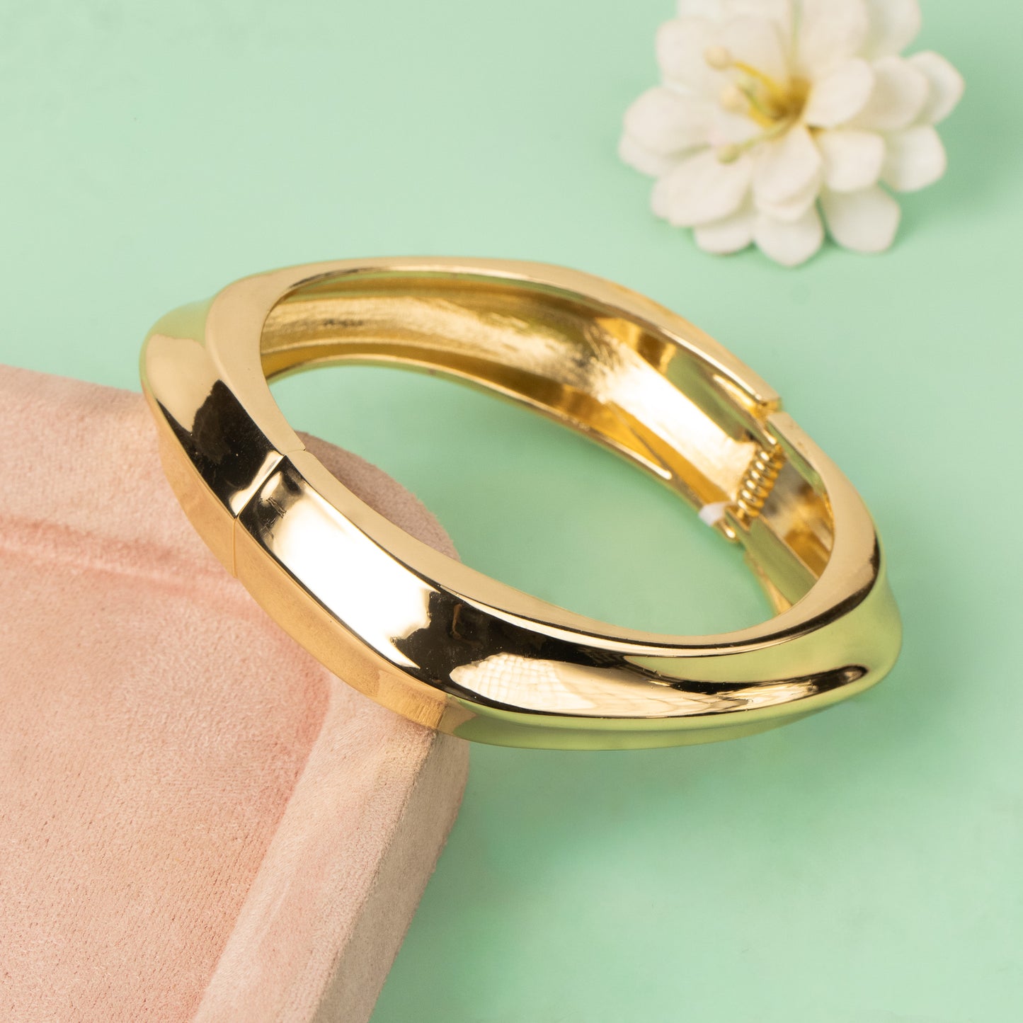Cuff Bangle B569