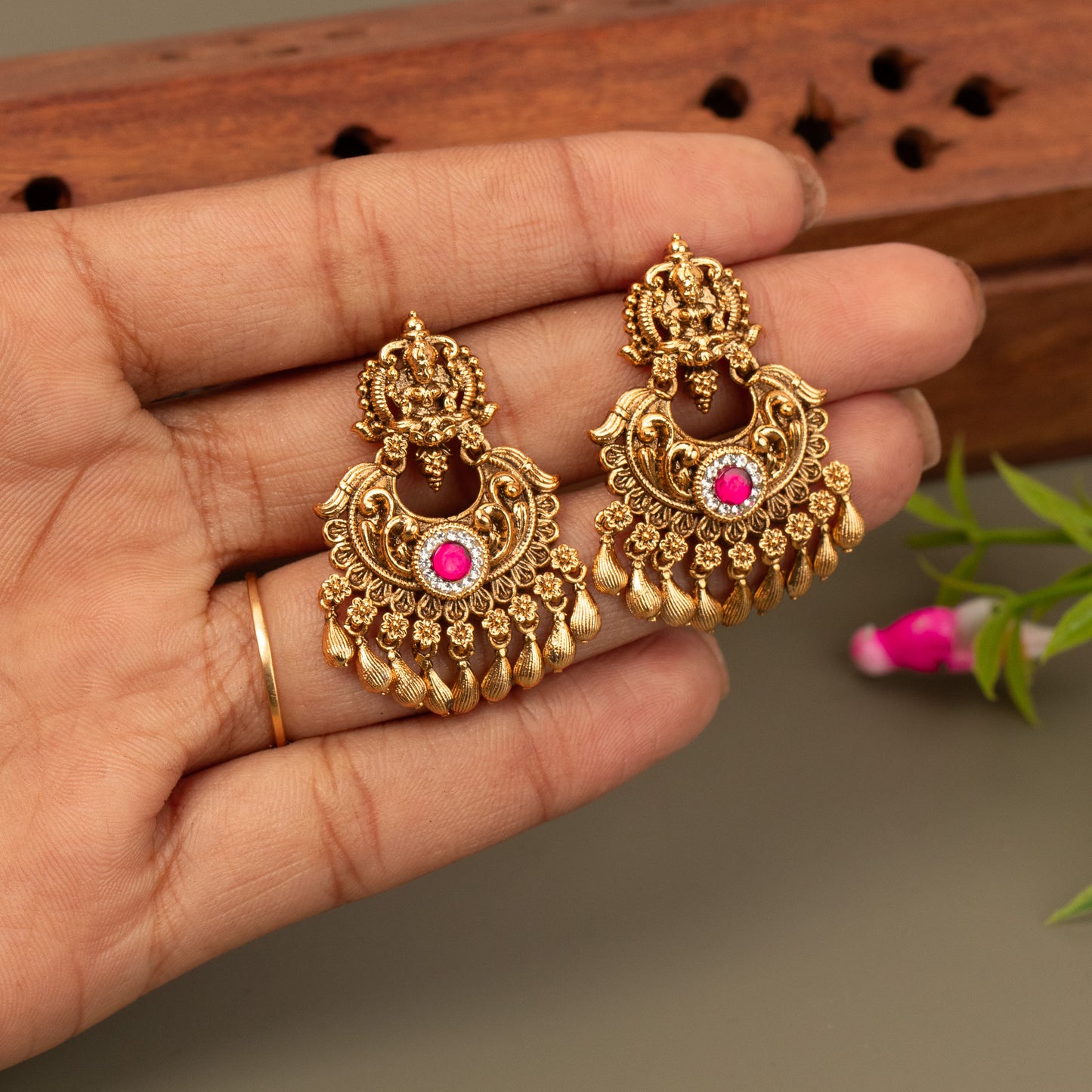 Antique Earrings E1099