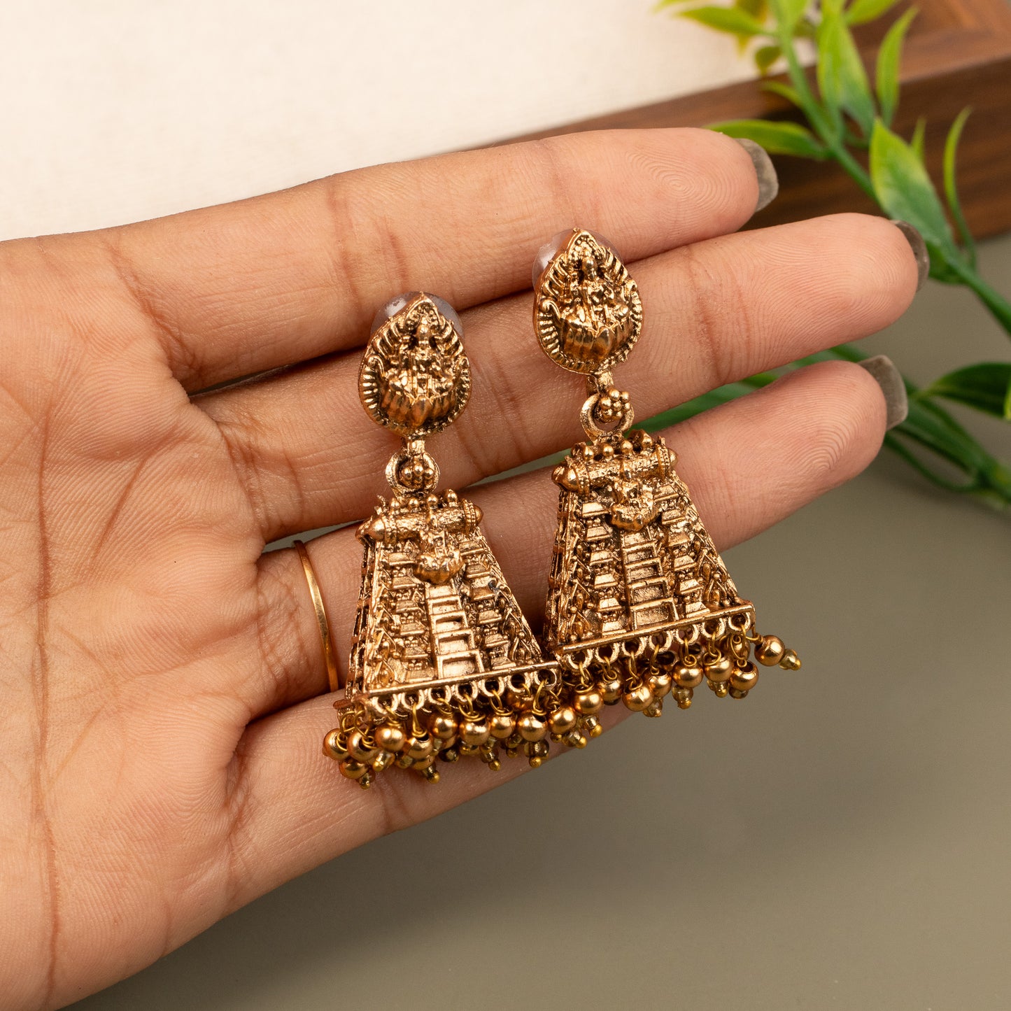 Antique Earrings E1120