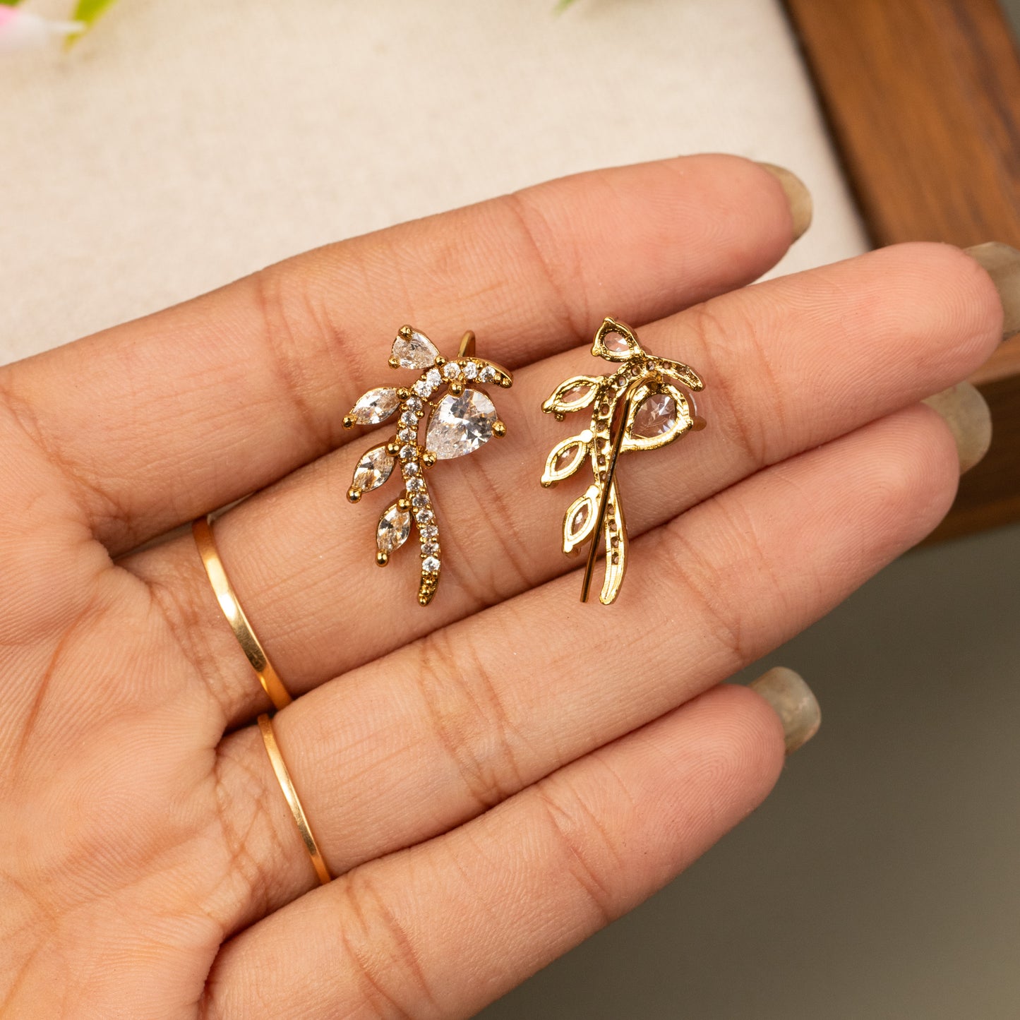 Leaf-Designed AD Ear-Cuff Earrings E1140