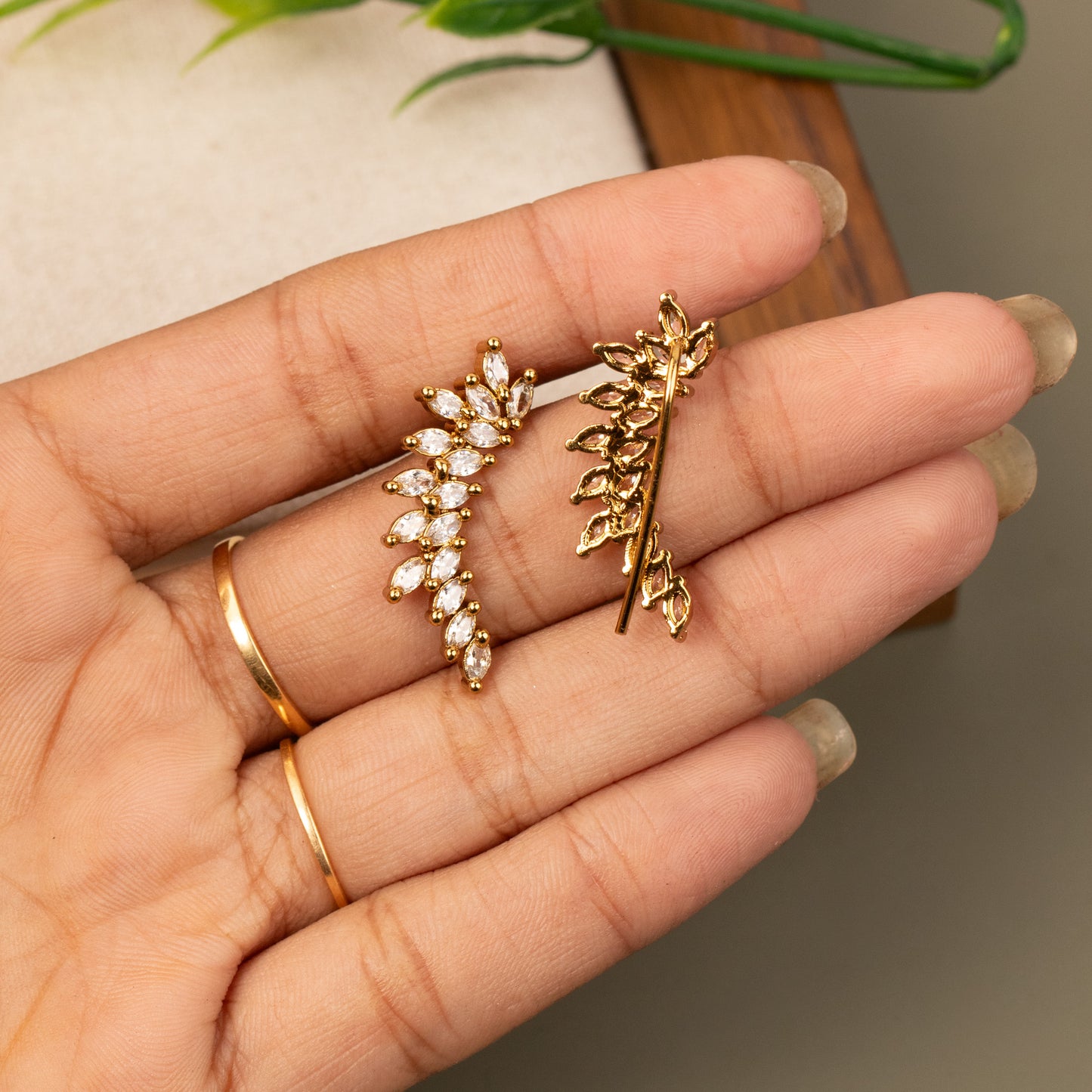 Leaf-Designed AD Ear-Cuff Earrings E1233