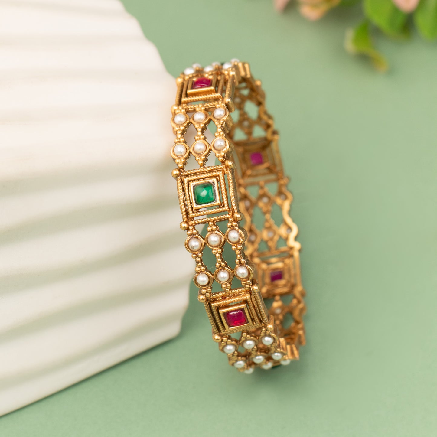 Antique Bangle B601