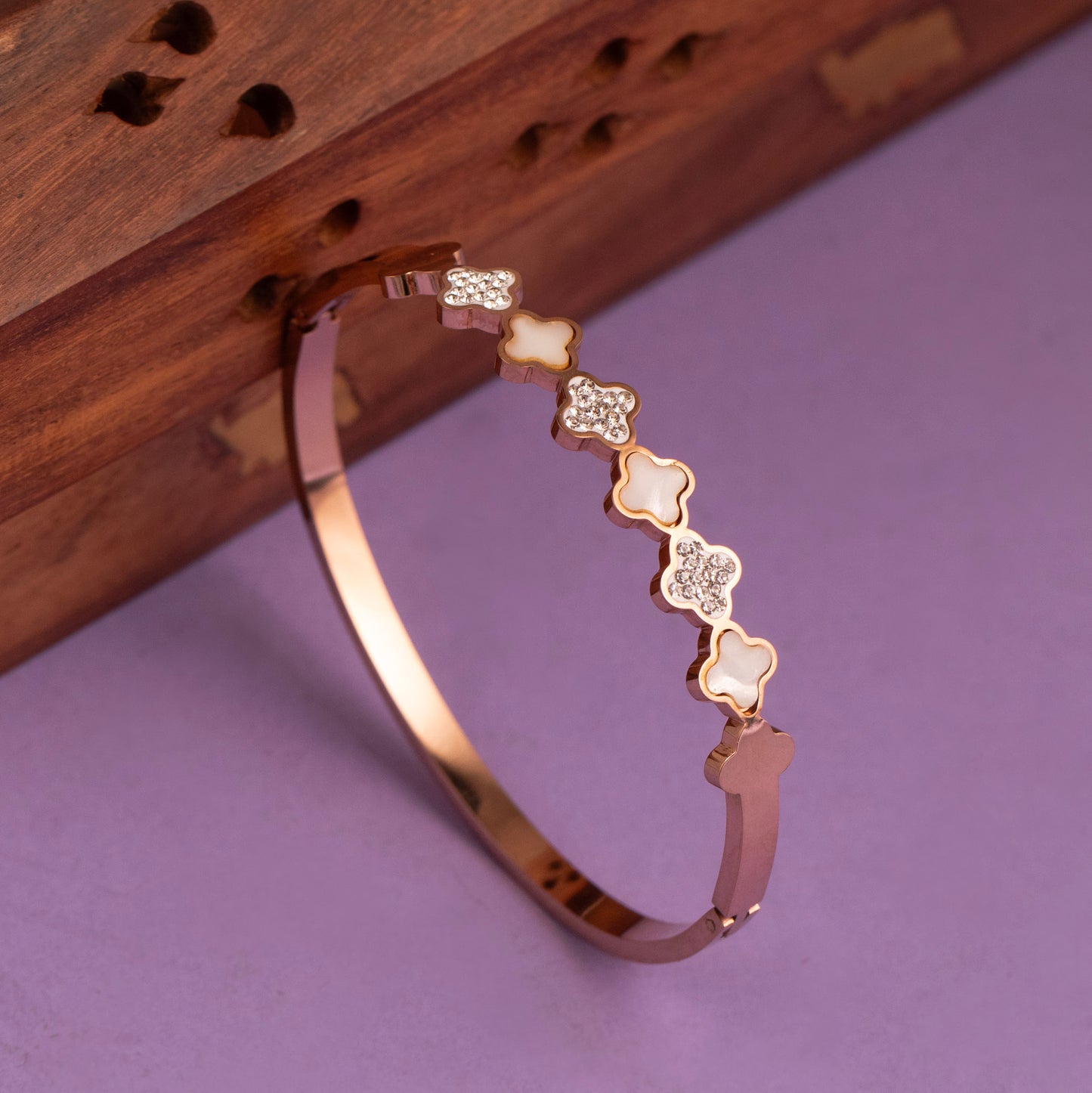 Cuff Bangle B374