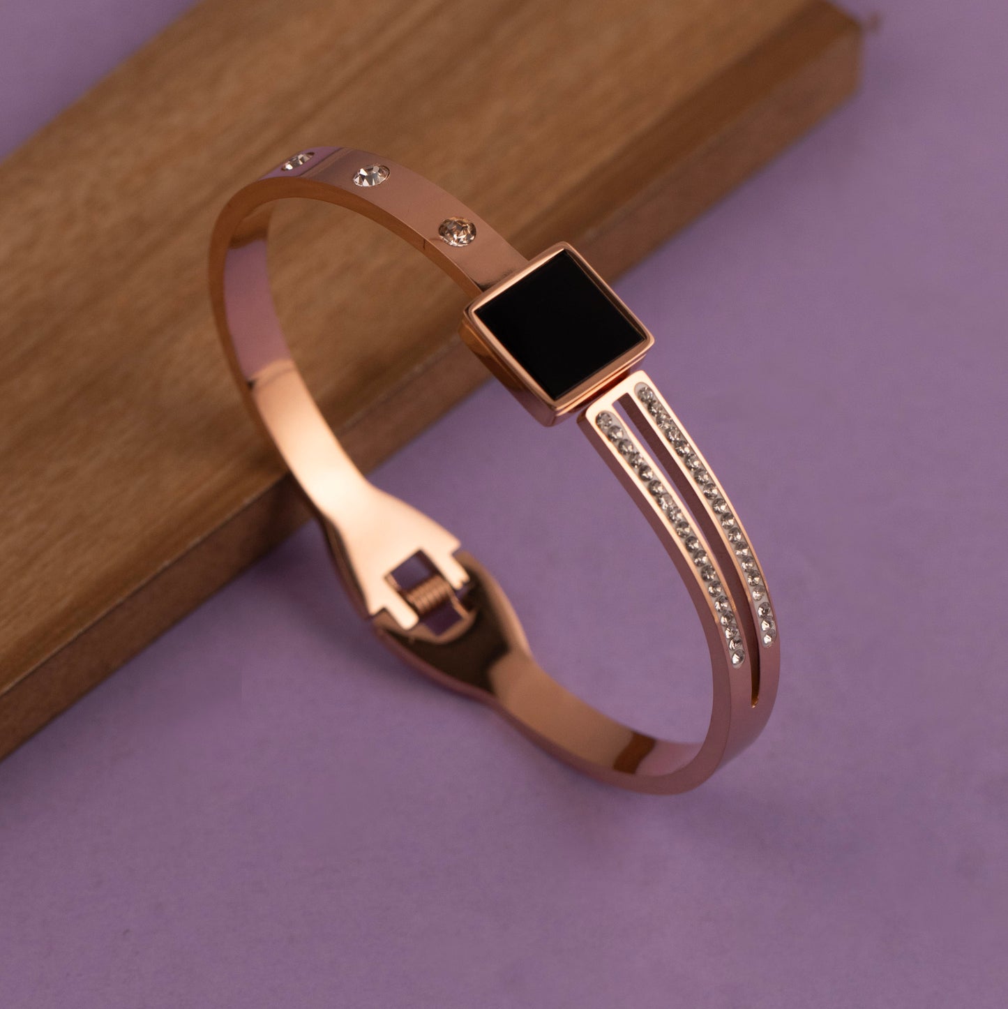 Cuff Bangle B412