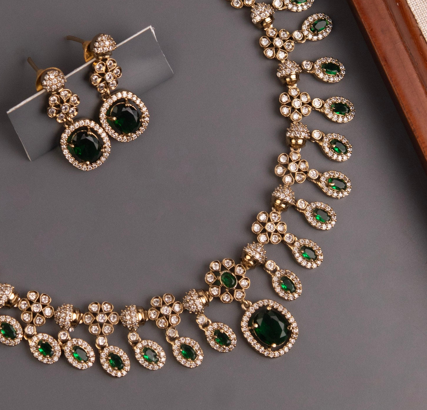 Premium Necklace 553