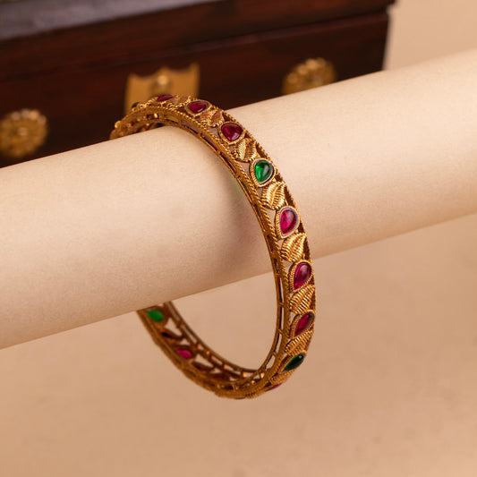Antique Bangle B337