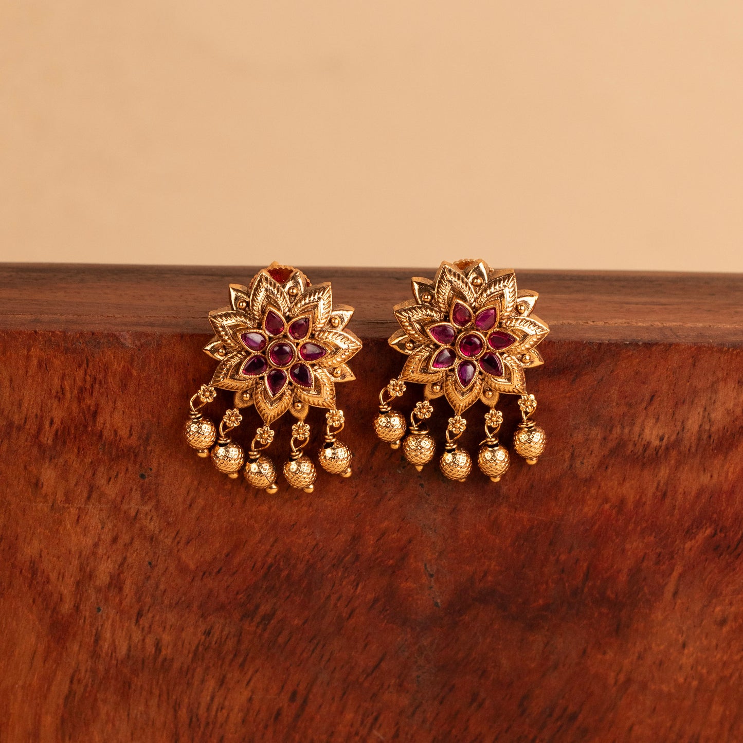 Antique Earrings E552