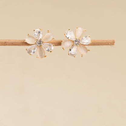 Stud Earrings E374