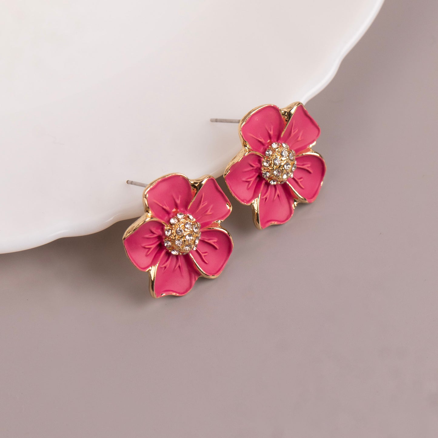 Stud Earrings E220