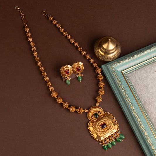 Necklace 683