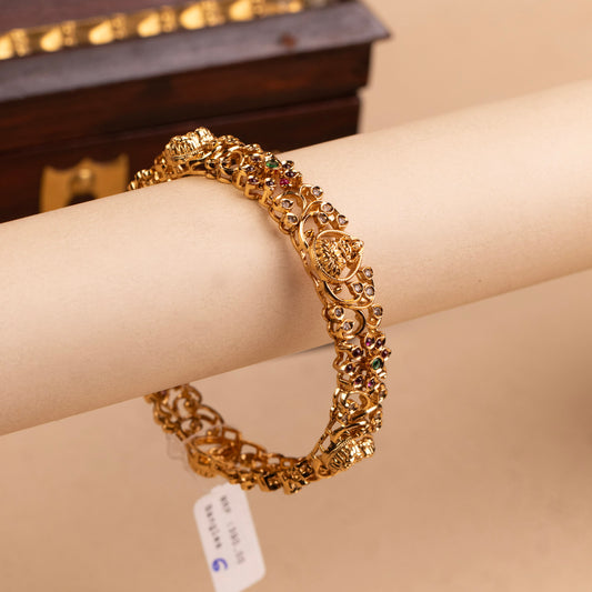 Antique Bangle B327