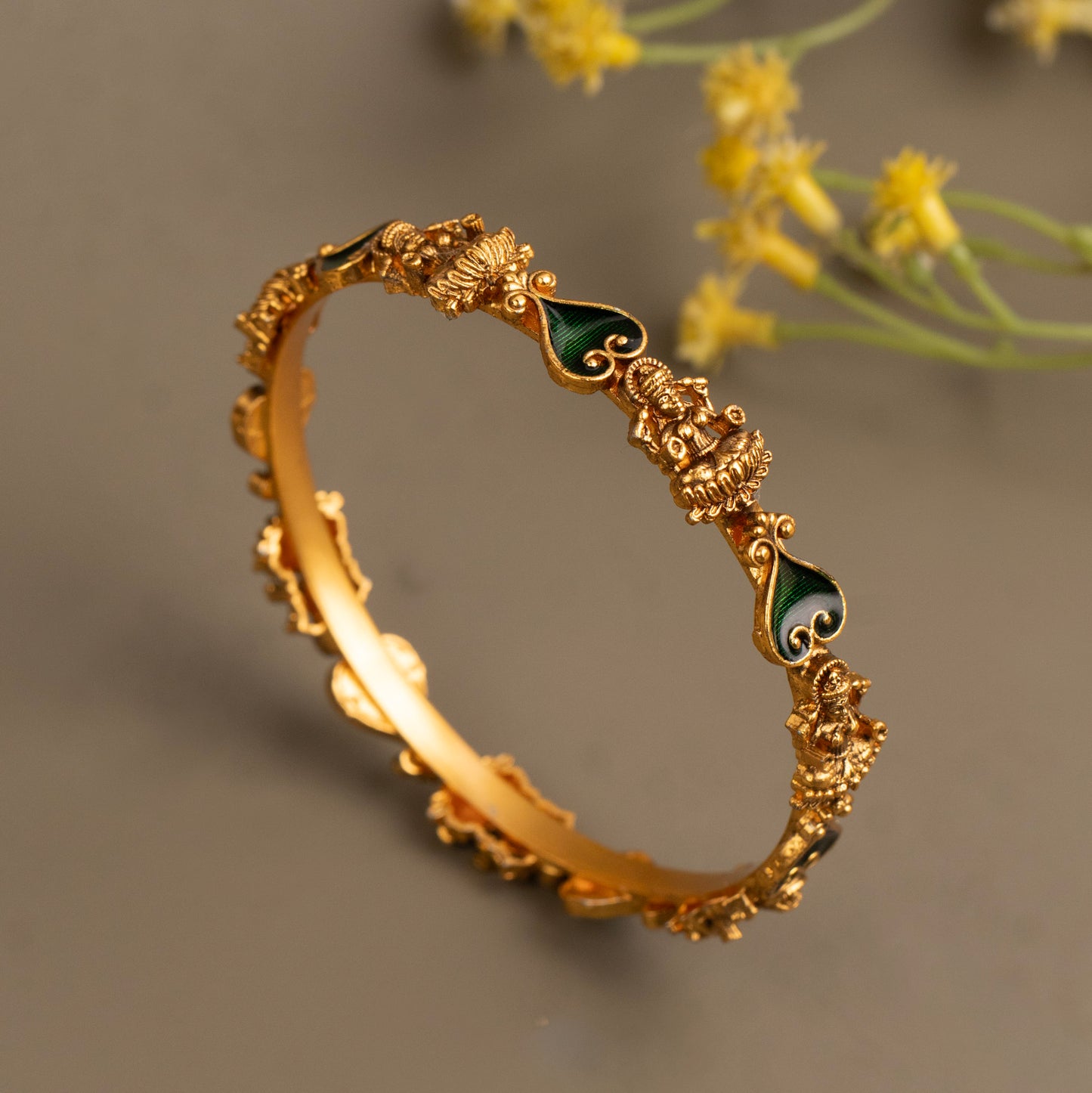 Antique Bangle B432