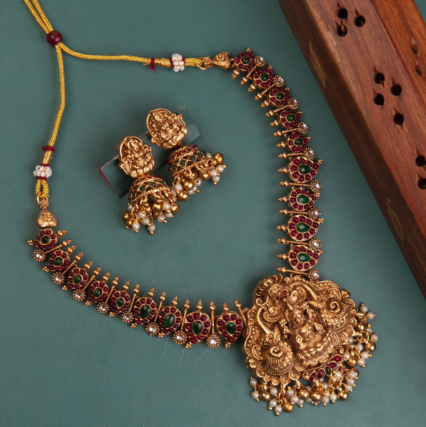 Necklace 477