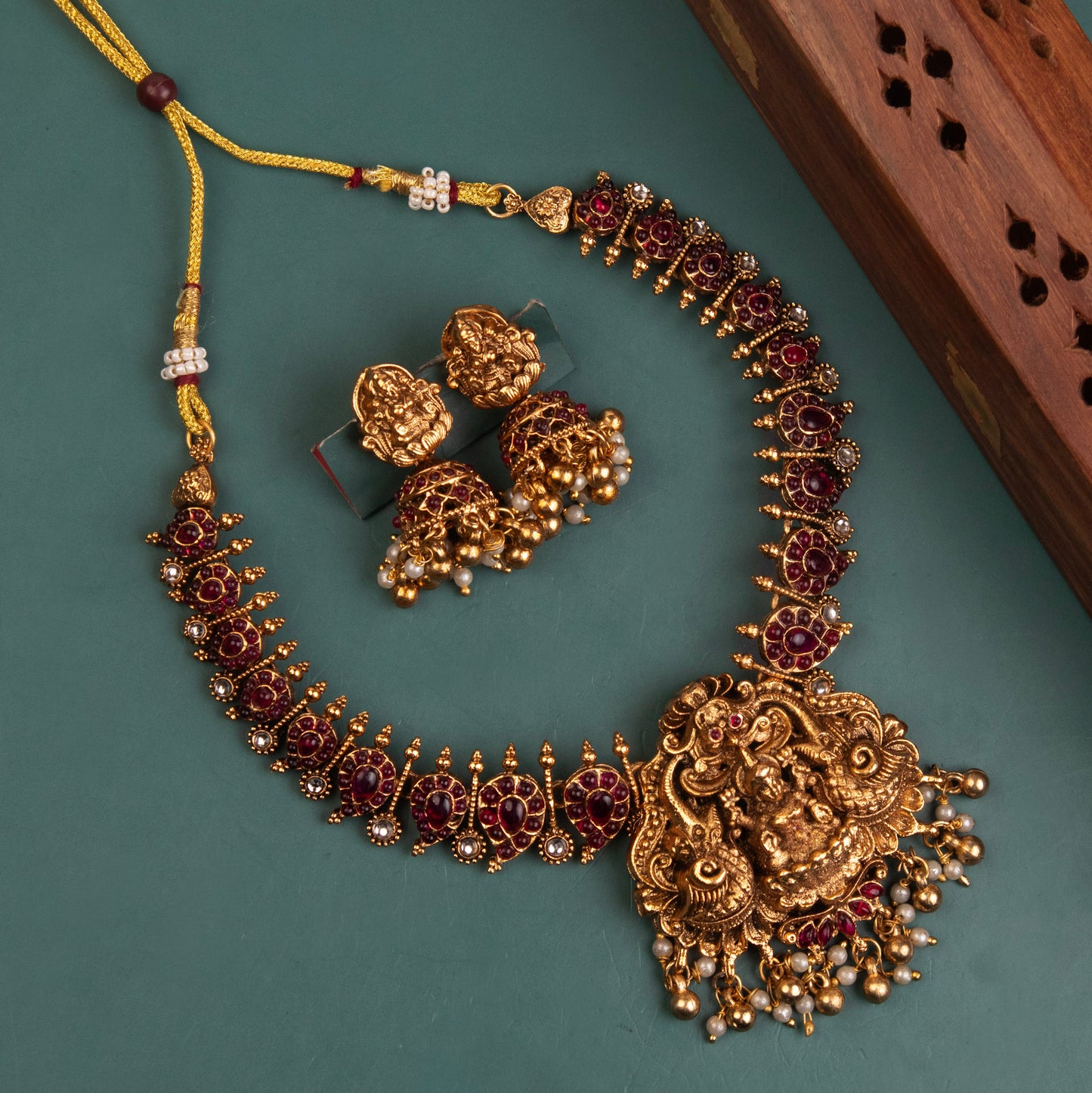Necklace 477