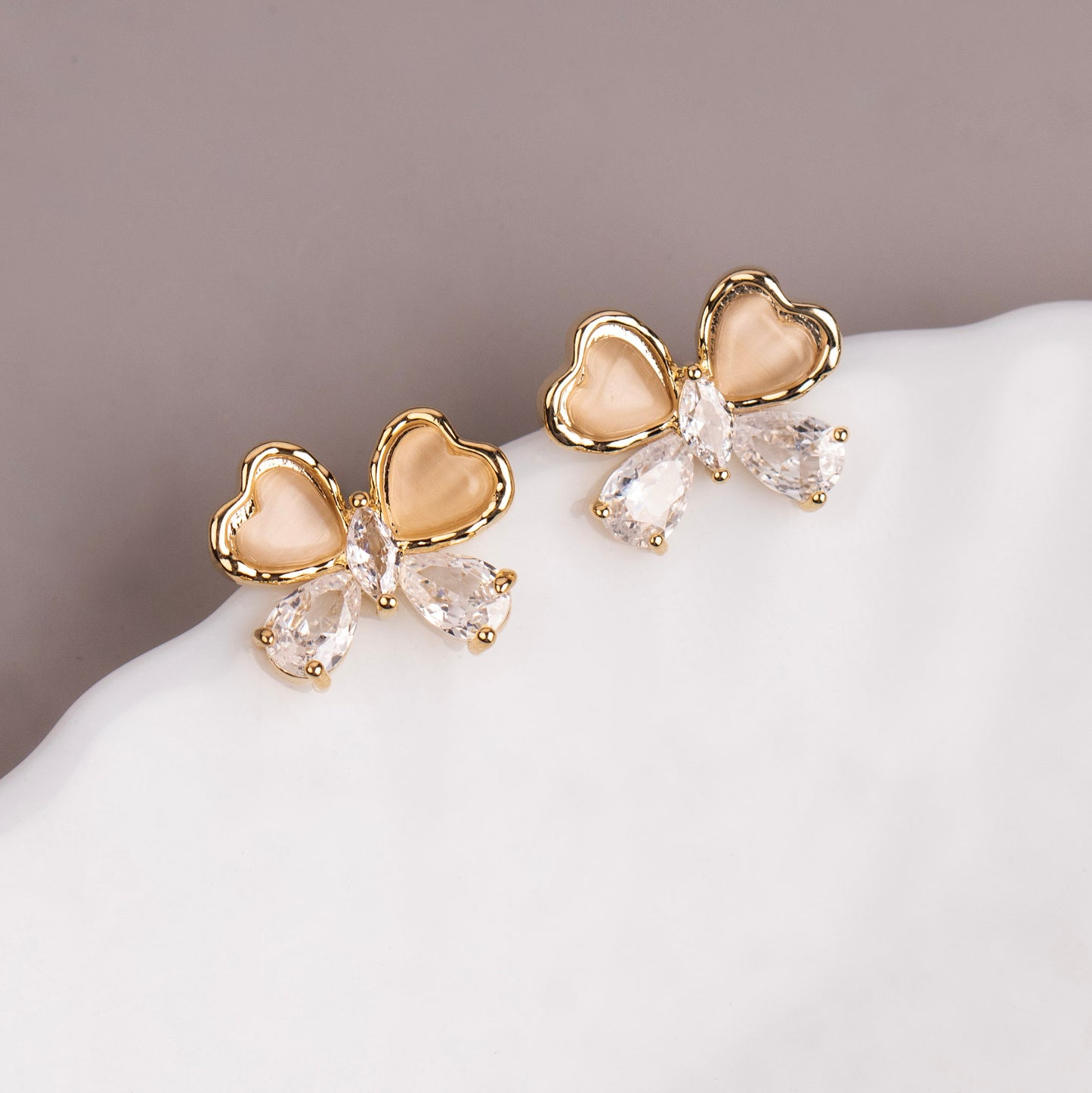 Stud Earrings E217