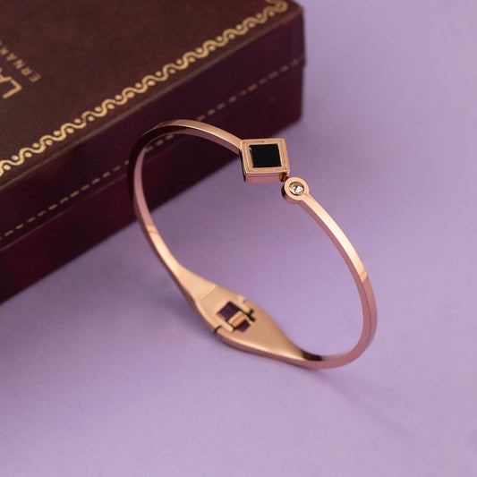 Cuff Bangle B252
