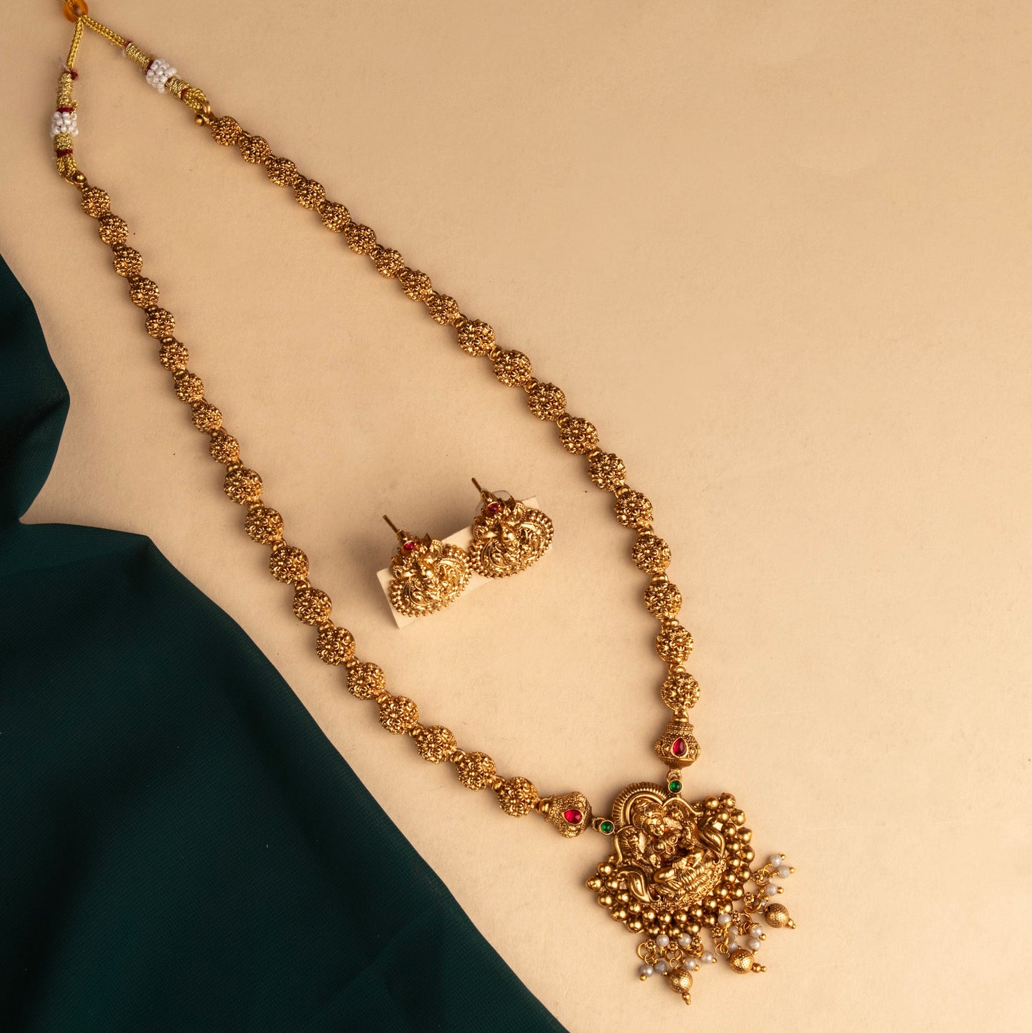 Necklace 739