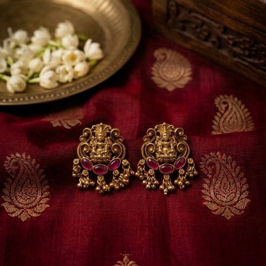 Antique Earrings E1047