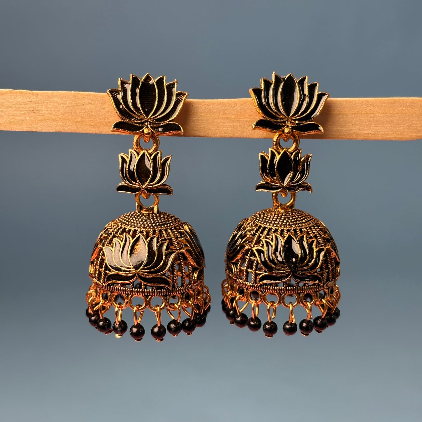 Antique Earrings E124