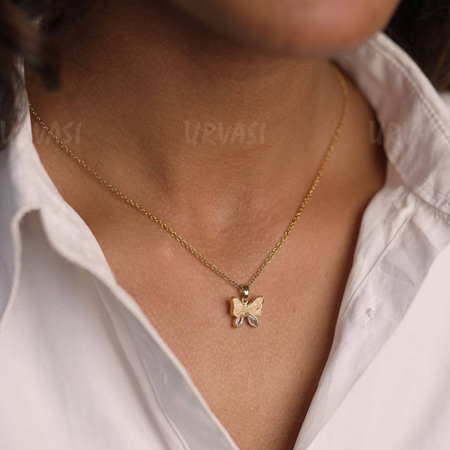 Gold-Toned Butter-Fly Pendant Simple Chain SC359