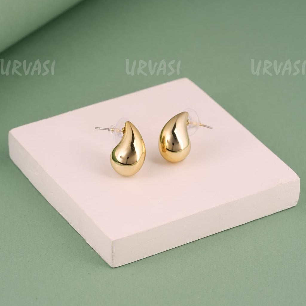 Glossy Gold Tear-Drop Statement Earrings E970