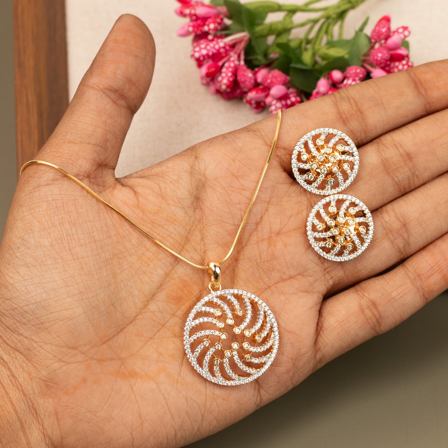 AD Pendant With Chain&Stud Earrings P42