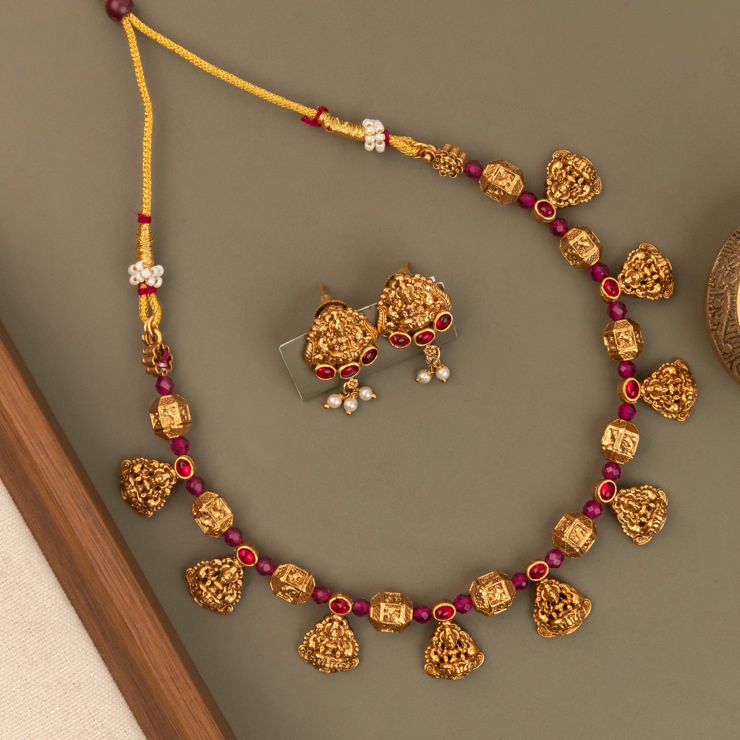 Necklace 933