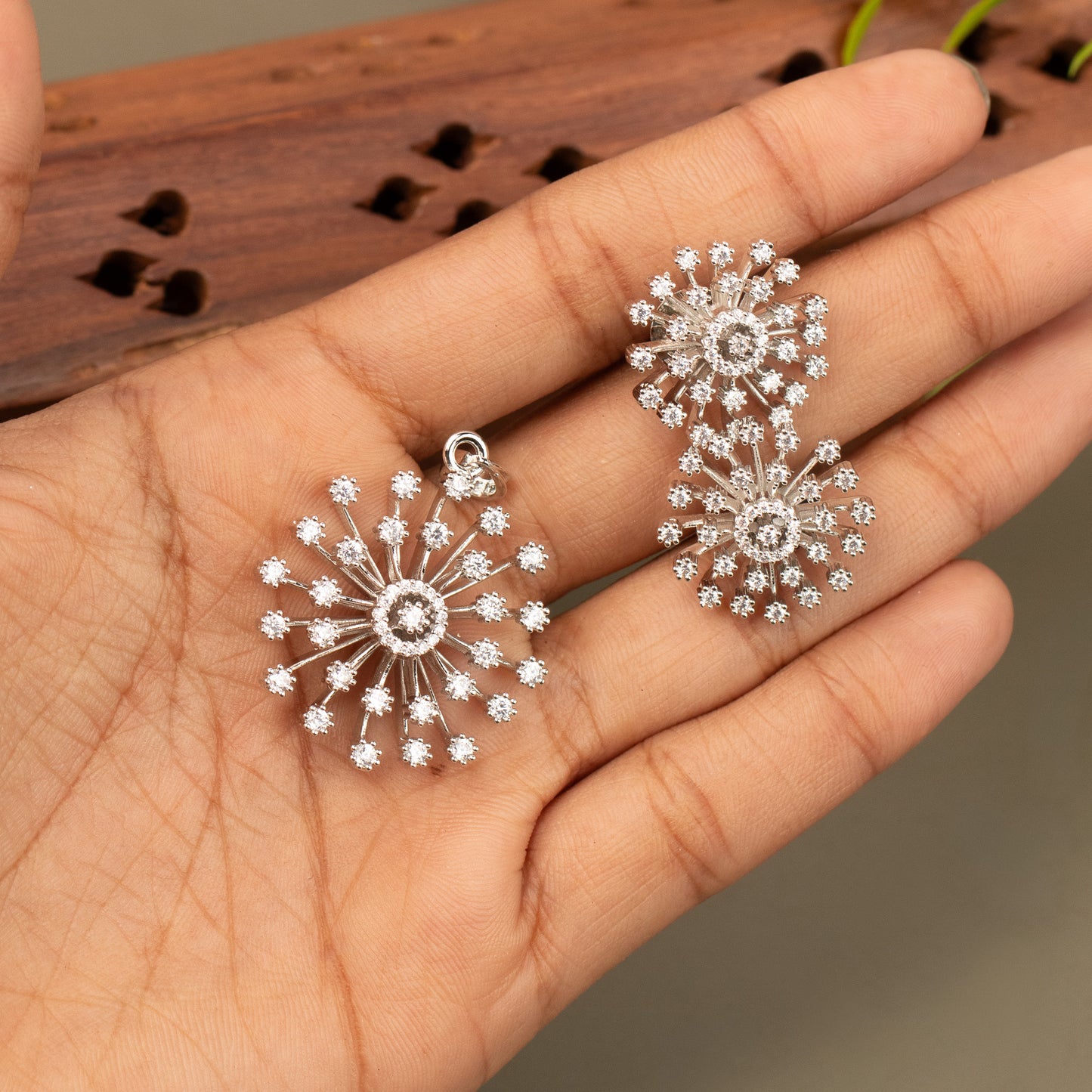 AD Pendant With Stud Earrings E1331