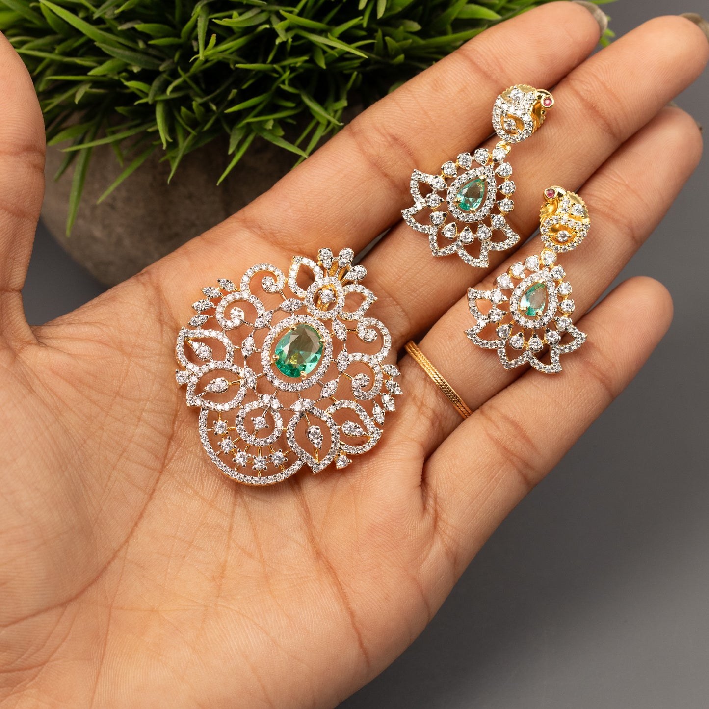 AD Pendant With Stud Earrings P36