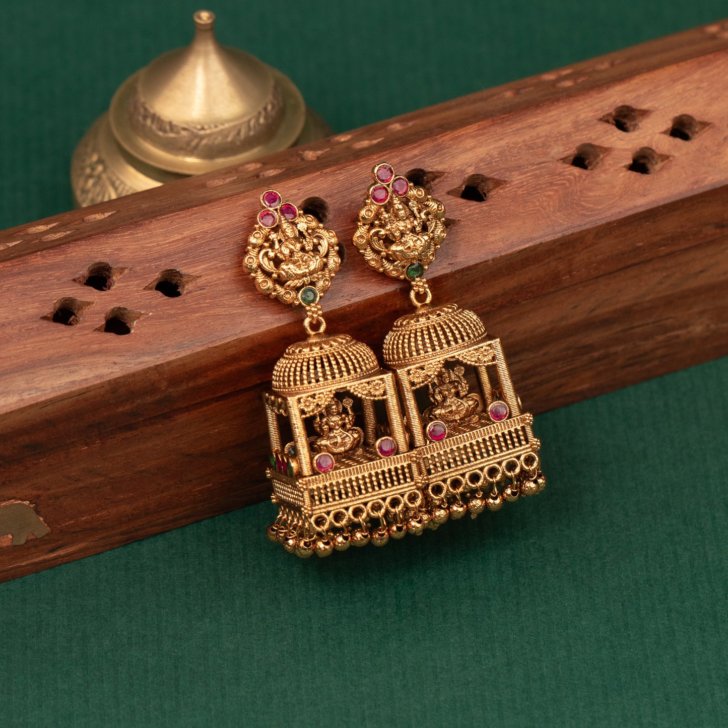 Antique Earrings E1418