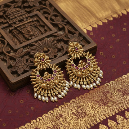 Antique Earrings E458