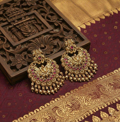Antique Earrings E459