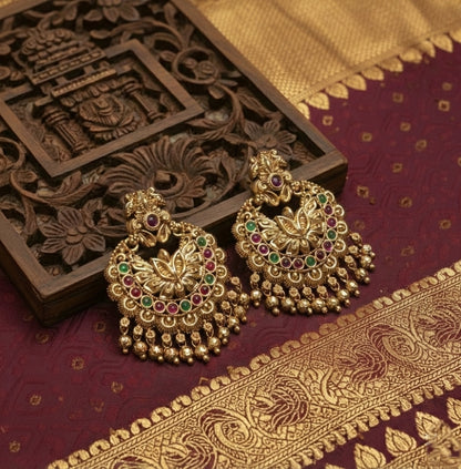 Antique Earrings E459