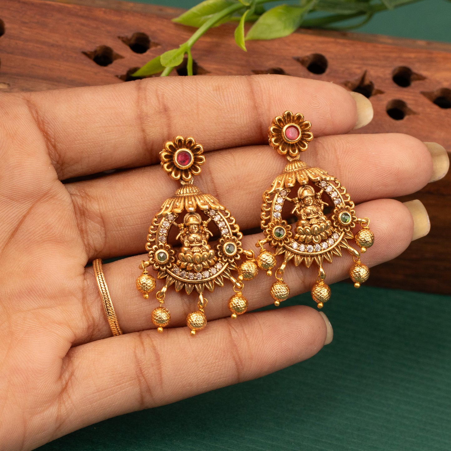 Antique Earrings E1473