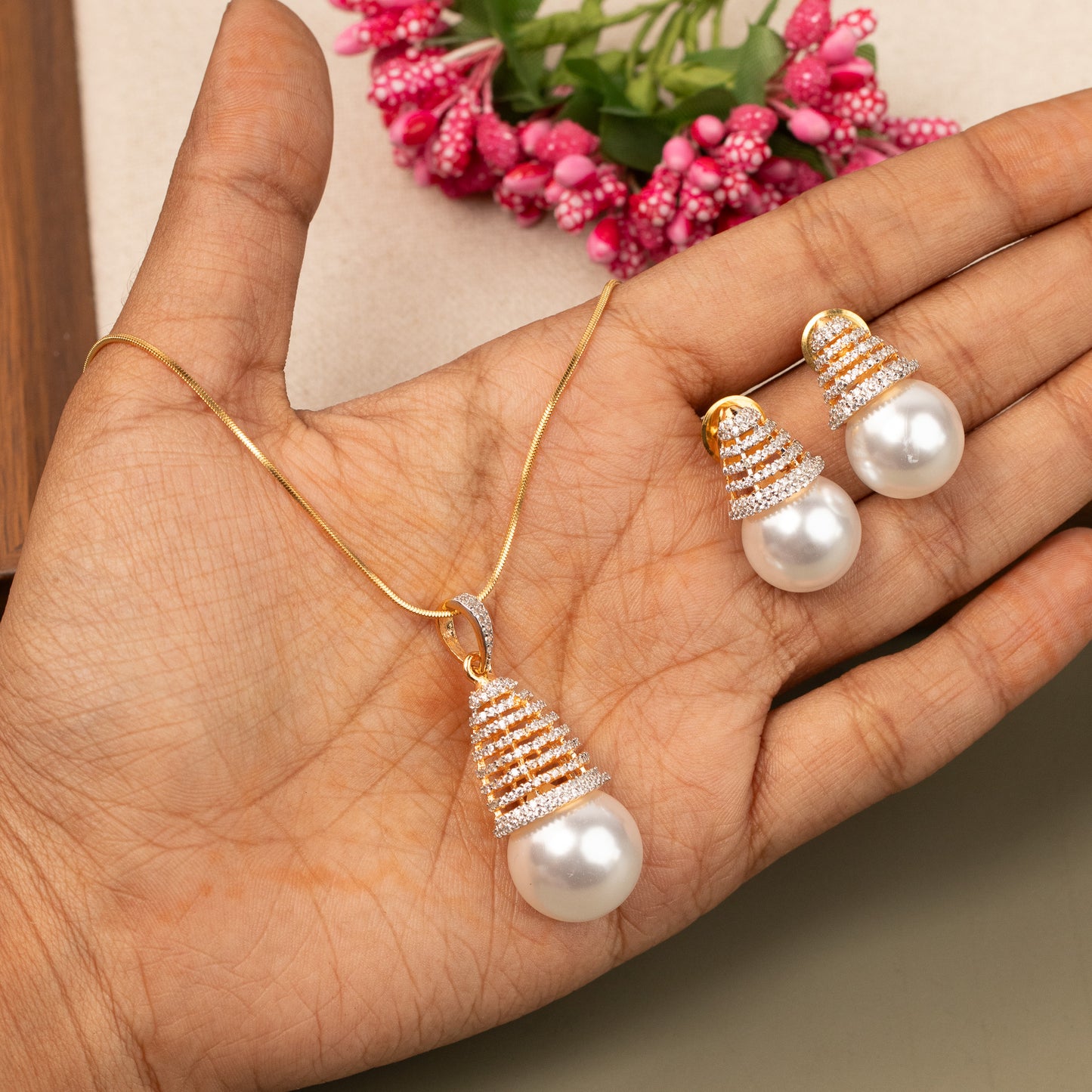 AD Pendant With Chain&Stud Earrings P43